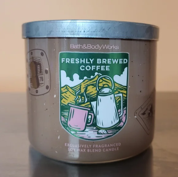 Bath & Body Works Freshly Brewed Coffee 3-wick Scented Candle - Picture 1 of 3